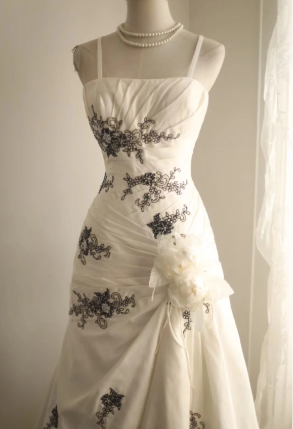 Retro Palace Irregular Satin Beaded Strap Wedding Dress P2818