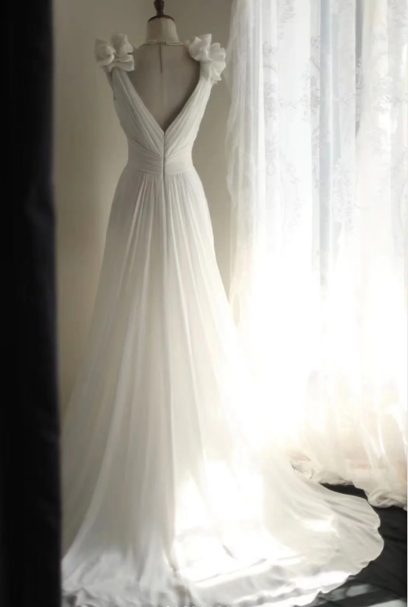 Roman style V-neck pleated shoulder chiffon waist white wedding dress P2840