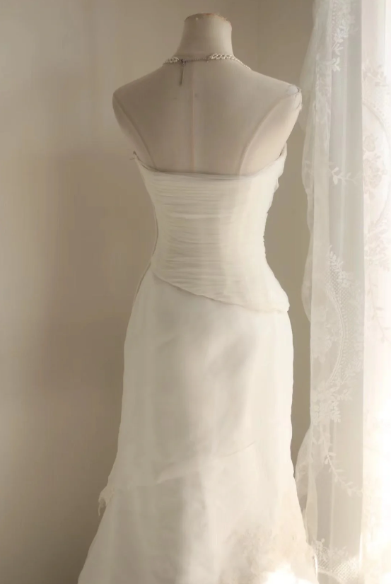 Elegant and simple white strapless lace tulle mermaid wedding dress P2847