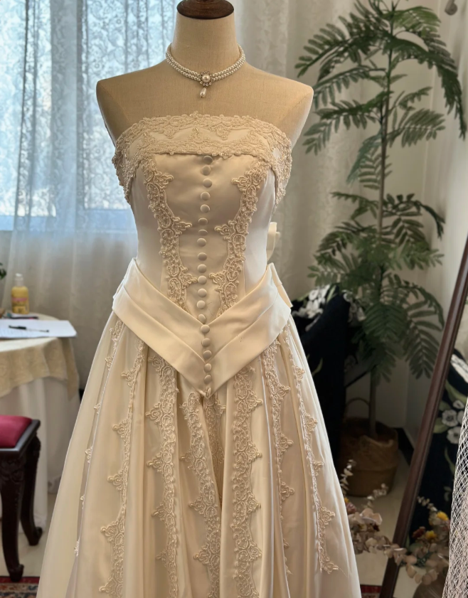 Vintage Strapless Heavy Beaded Cream Floor-Length Wedding Dress P2912