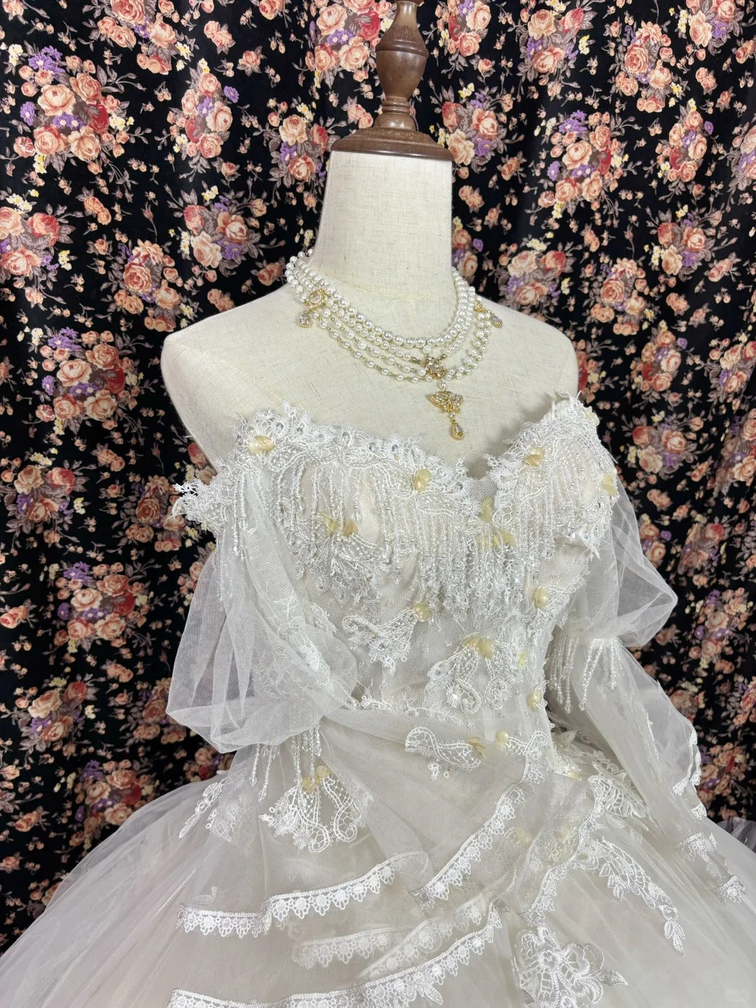 Flowing One Shoulder Fairy Sleeve Fishbone Mesh A-Line Floor-Length Wedding Dress P2962