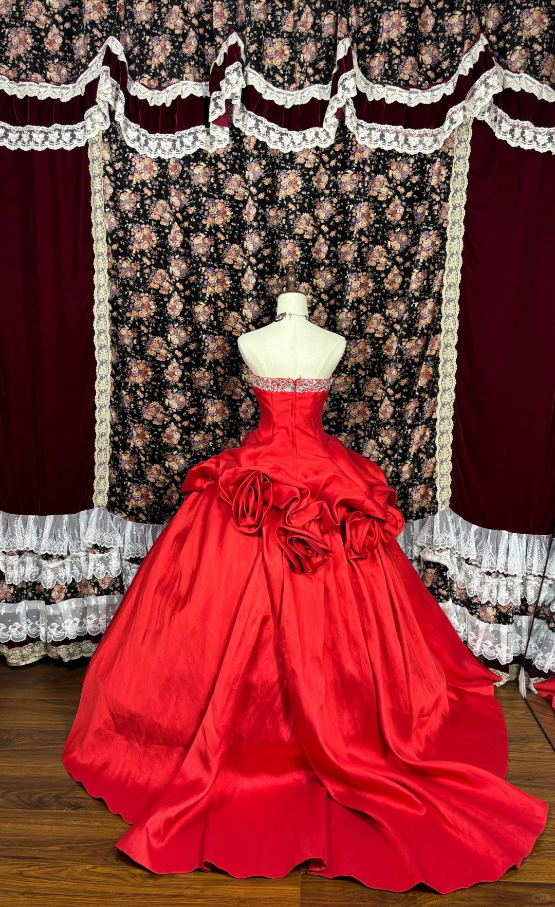 Retro bright red tube top 3D rose fluffy wedding dress P2963