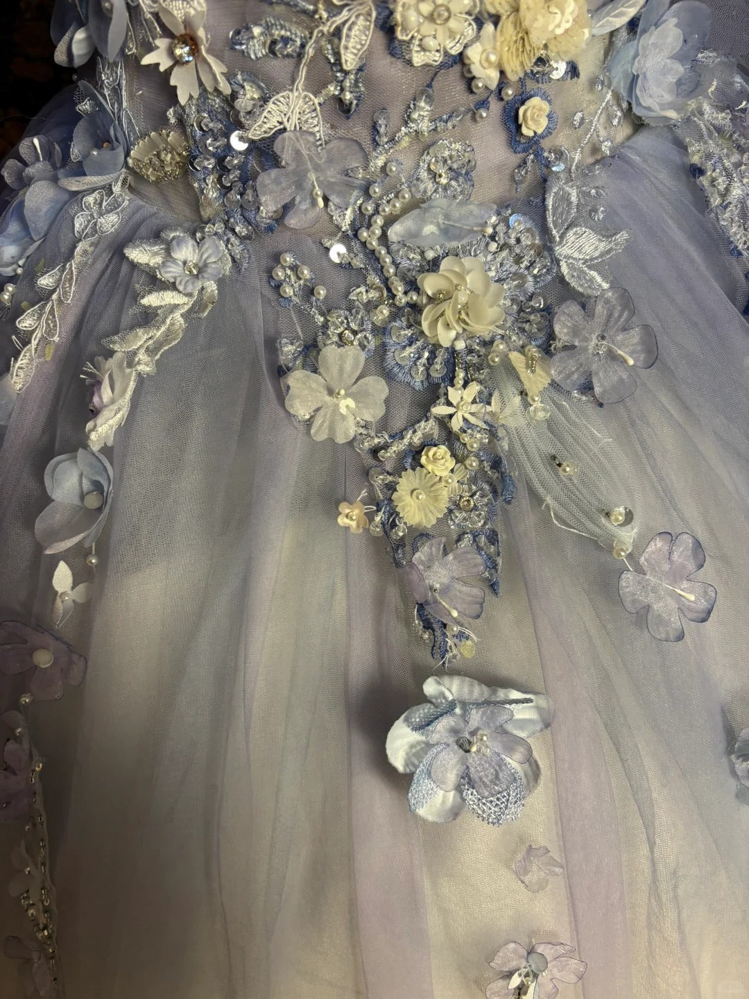 Beautiful one-shoulder princess sleeve gradient purple skirt three-dimensional flower beaded tulle wedding dress P3015