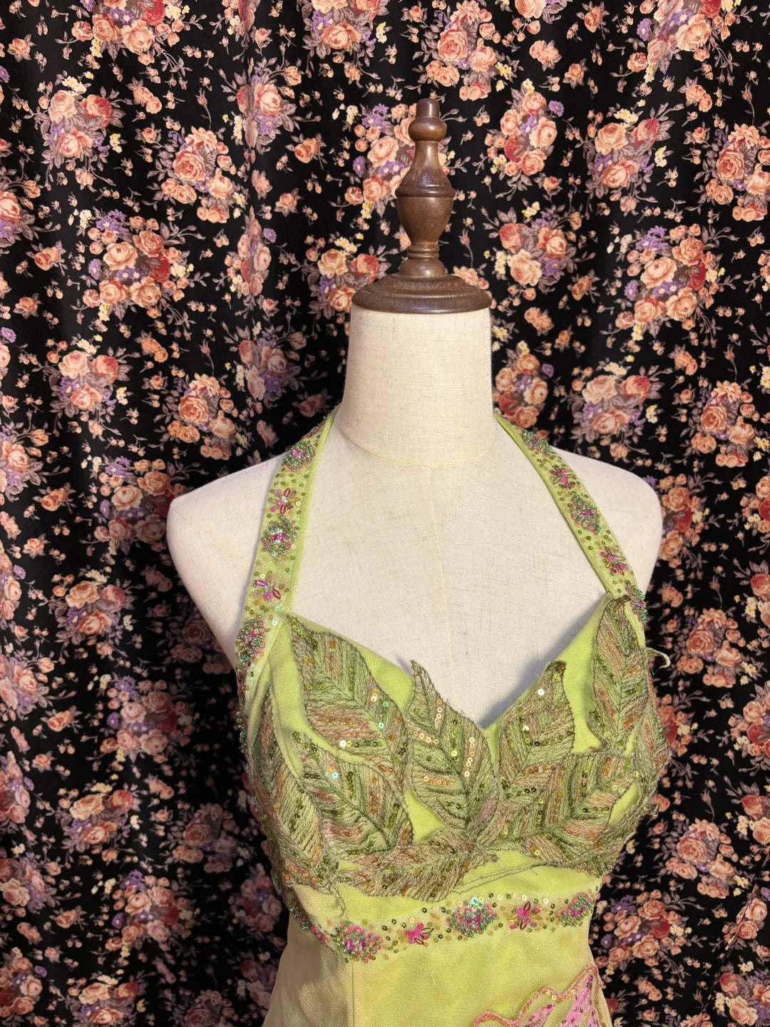 Forest Green Halter Neck Sequined Leaf Embroidery Large Skirt Mermaid Wedding Dress P3020