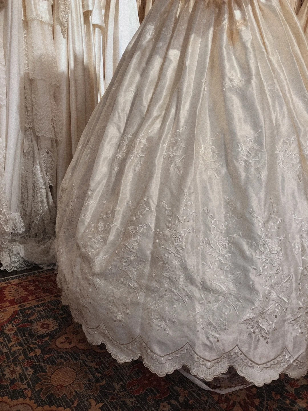 Elegant Embroidered V-Neck Satin Lace Trim Puff Sleeve Princess Wedding Dress P3079