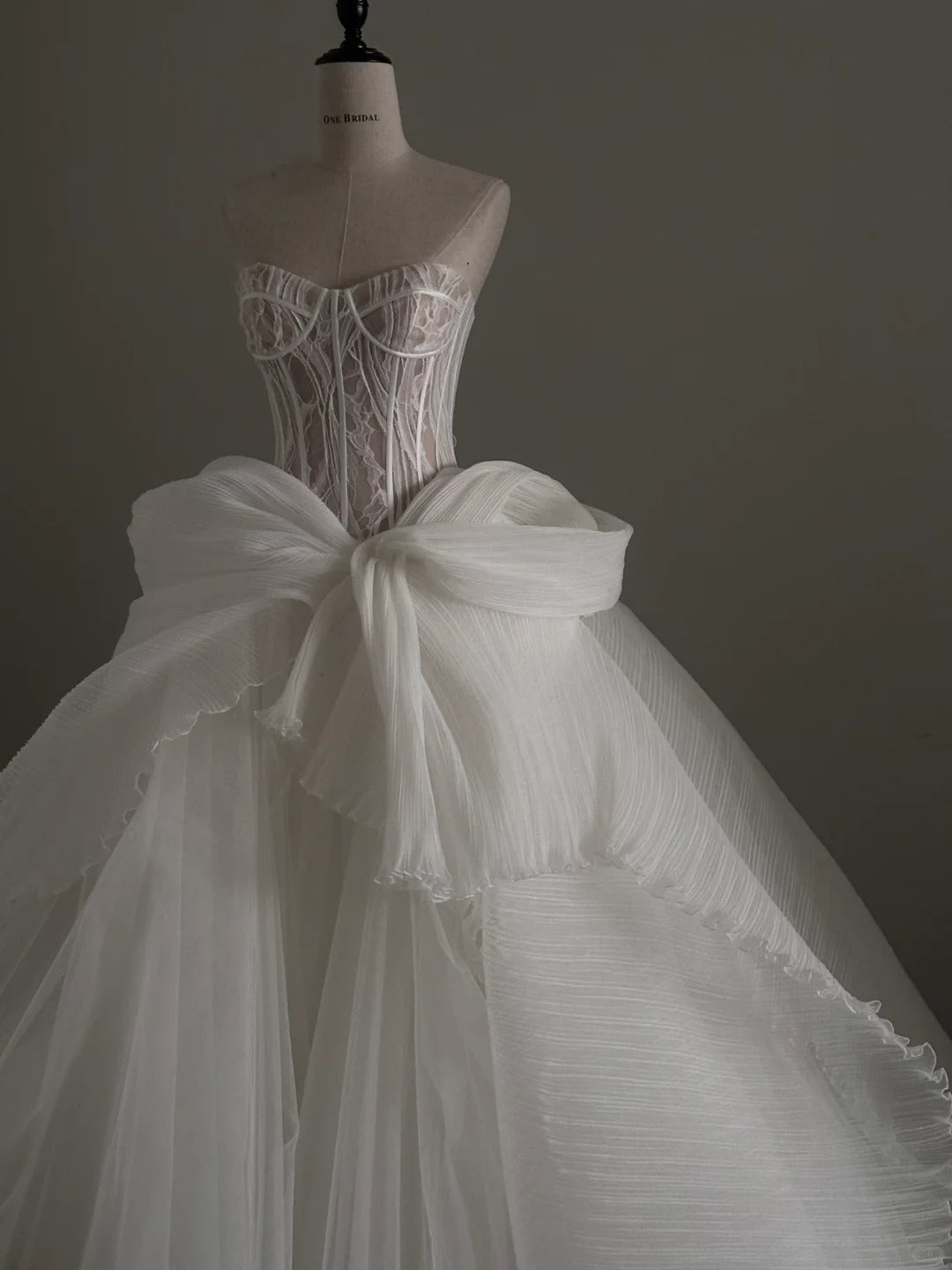 Beautiful white lace herringbone irregular skirt wedding dress P3090