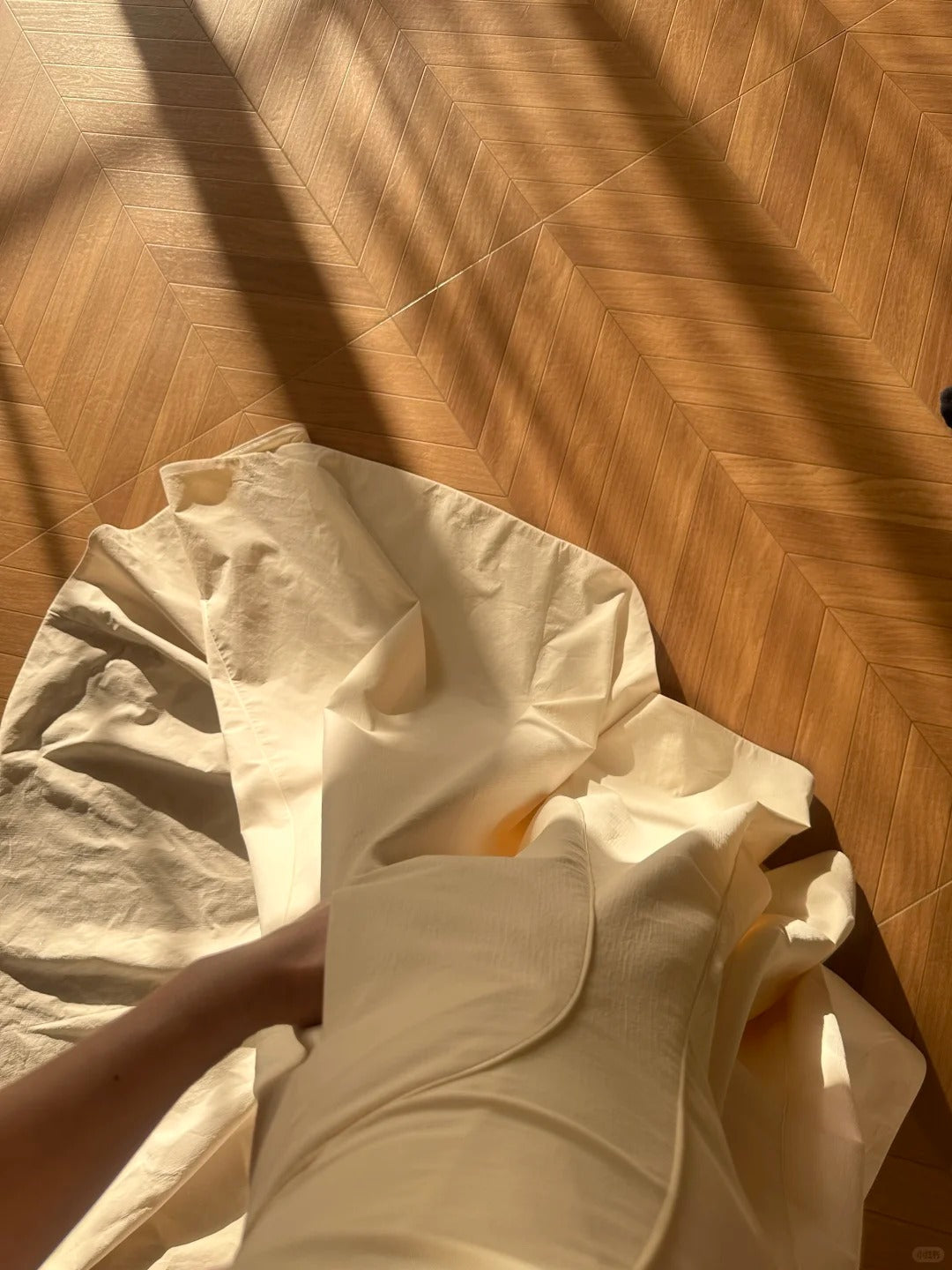 Design waist strapless satin wedding dress with small train P3097