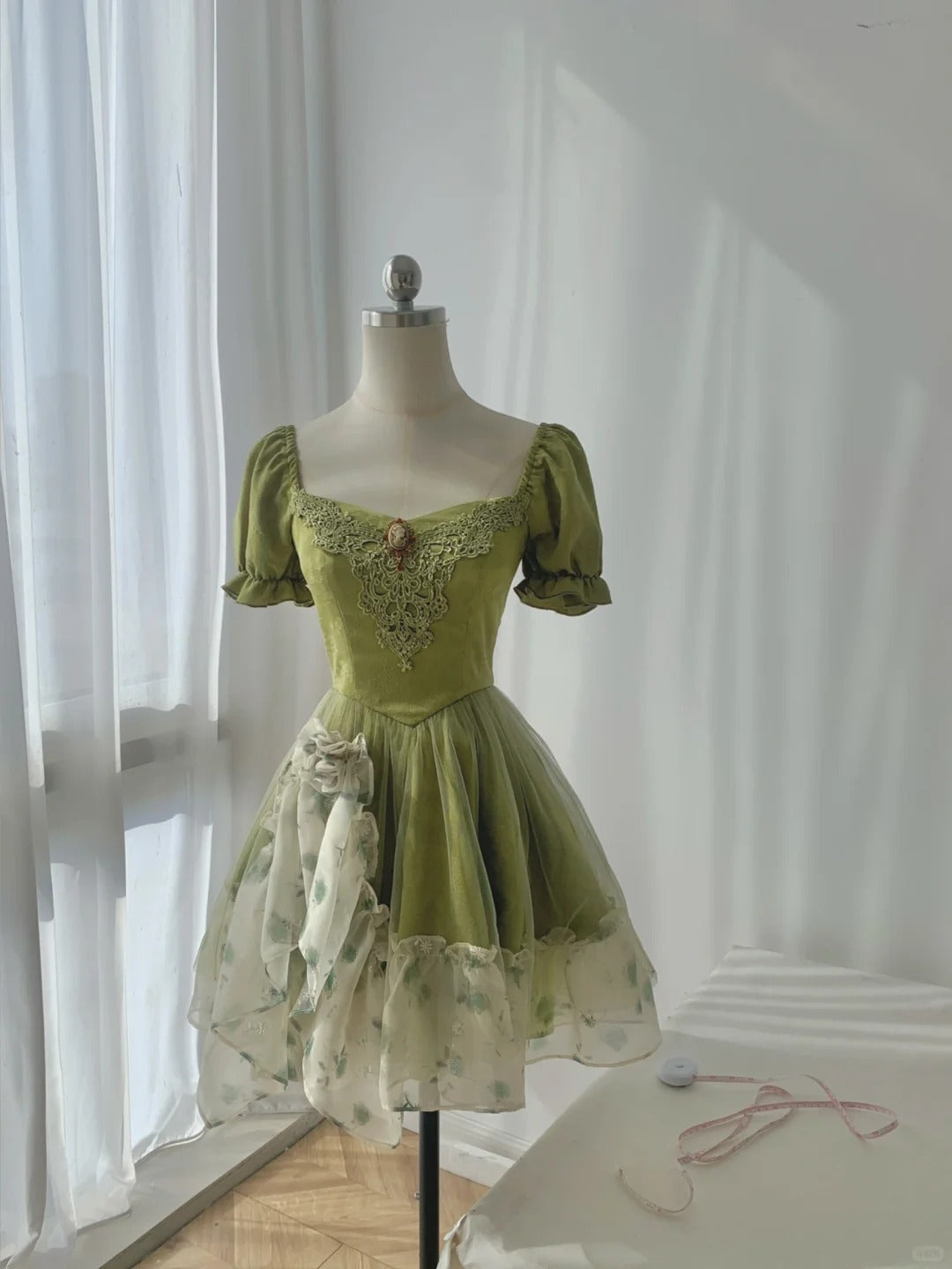 Vintage Emerald Green Short Sleeve Waisted A-Line Homecoming Dress P3173
