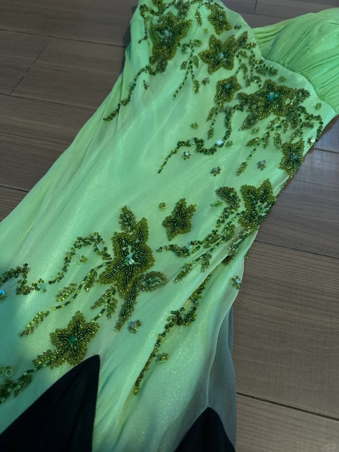 Vintage Green Beaded V Neck Jellyfish Skirt Long Prom Dress P3787