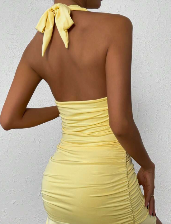 Simple And Elegant Yellow Halter Neck Open Back Slim Fit 19th Birthday Homecoming Dress P3953