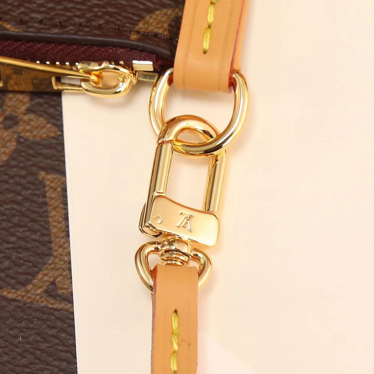 Louis Vuitton CARRYALL MM M46197