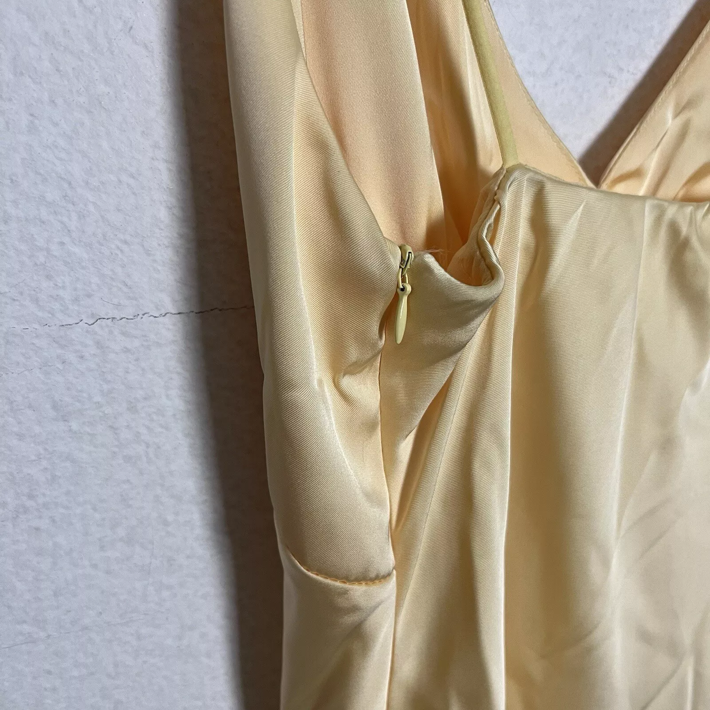 Gorgeous Sheath Straps Yellow Satin Prom Dresses Formal Summer Wedding Guest Dresses Wedding Guest Outfits DP766