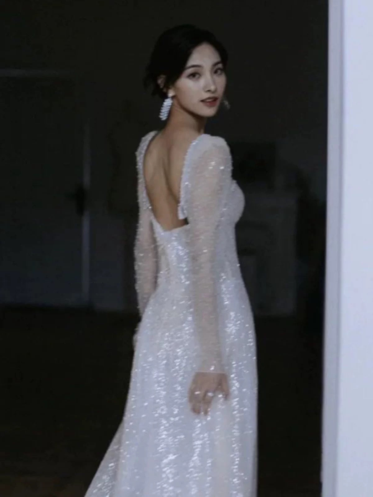 Unique A Line Square Neckline Sequin Pleats Long Sleeves Wedding Dresses SD2082