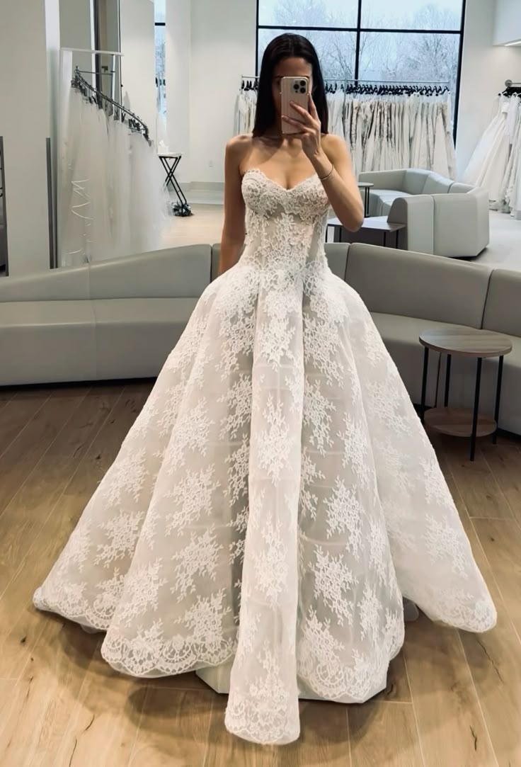 Modest Wedding Dress Ball Gown Sweetheart White Lace Long Wedding Dresses Brides Dress Bridal Gowns W0111