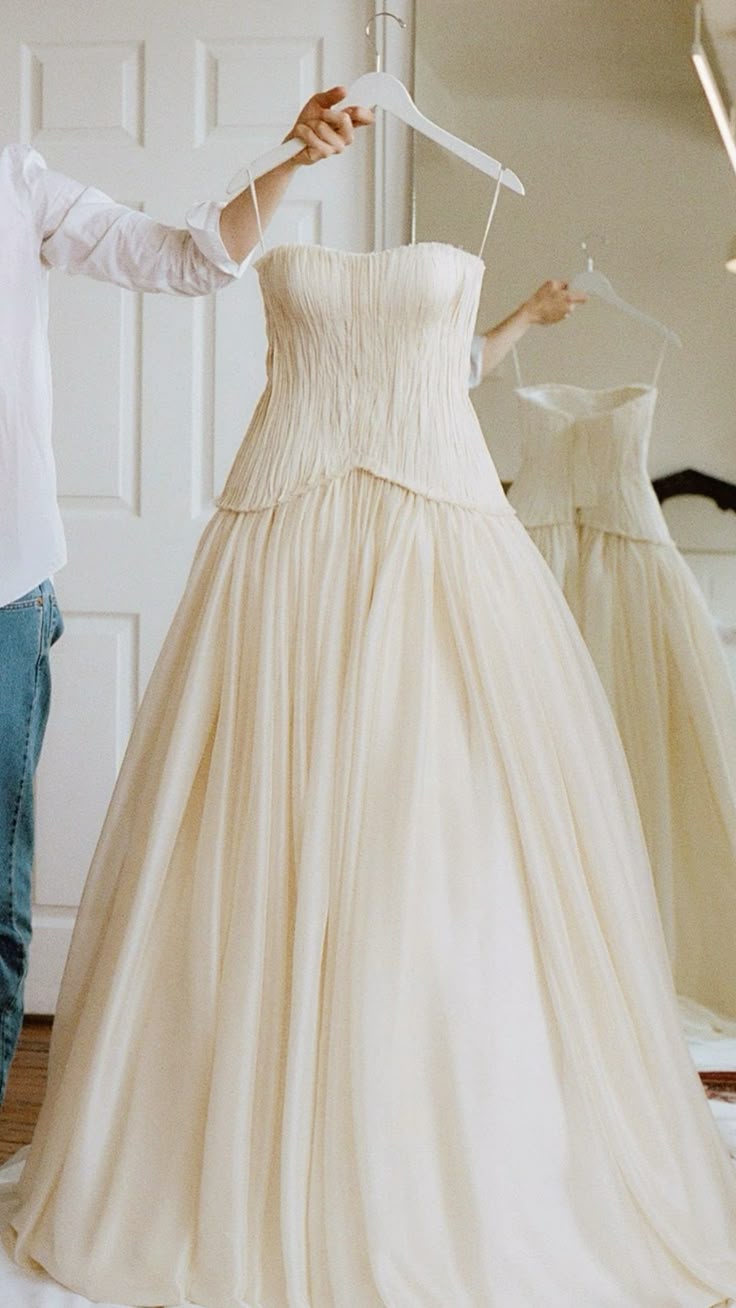 Rustic Wedding Dress Ball Gown Strapless White Tulle Summer Long Wedding Dresses Brides Dress Bridal Gowns W0135