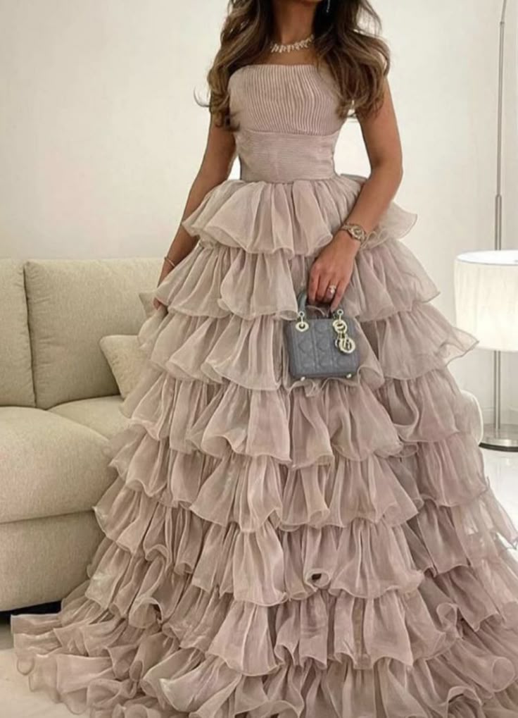 Pretty Ball Gown Strapless Tulle Long Quinceanera Dress Formal Gowns Vestido De 15 Anos Sweet 16 Dress W0330