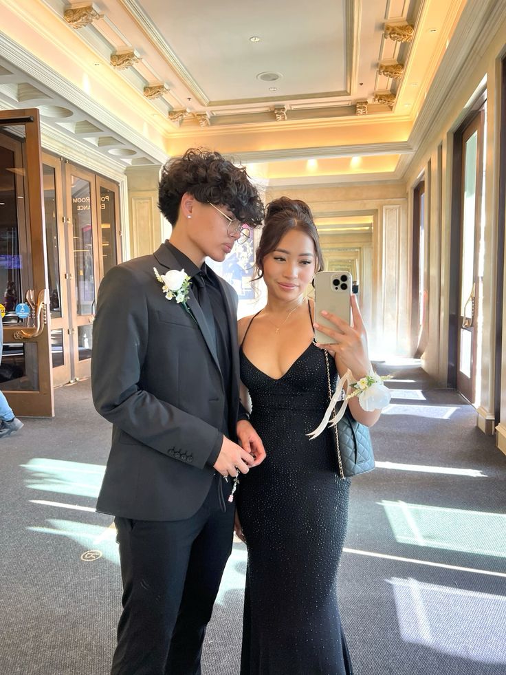 Modest Mermaid Spaghetti Straps Black Sequins Formal Gown 20th Birthday Dress Prom Dresses Black Girl 18th Birthday Outfits W0374