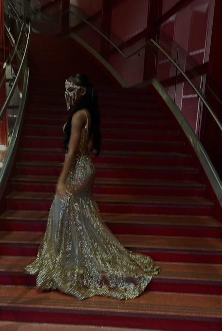 Classy Mermaid Spaghetti Straps Gold Sequin Long Prom Dresses Party Dress Black Girl Outfits Graduation Dresses W0406