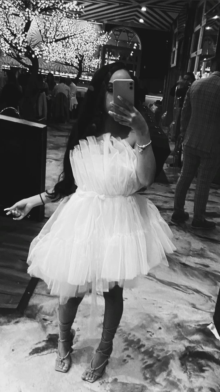 Elegant Ball Gown Strapless Black Girl Summer Birthday Dresses For Teens White Hoco Dress Mini 18th Birthday Outfit Cocktail Dresses W0483