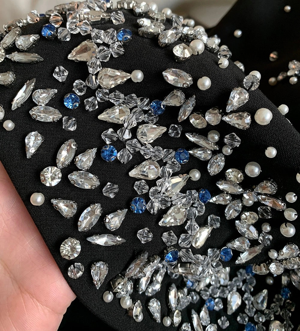 Pretty A line Spaghetti Straps Black Silver Beads Summer 16th Birthday Dresses For Teens Hoco Dress Mini 18th Gold Birthday Outfit Cocktail Dresses For Women W0537