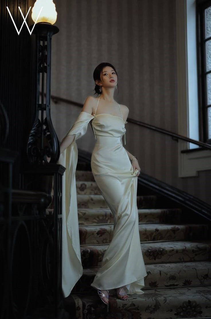 Elegant Mermaid Halter Ivory Satin Long Prom Dresses Party Dress Summer 20th Birthday Outfits 18th Birthday Dresses W1023