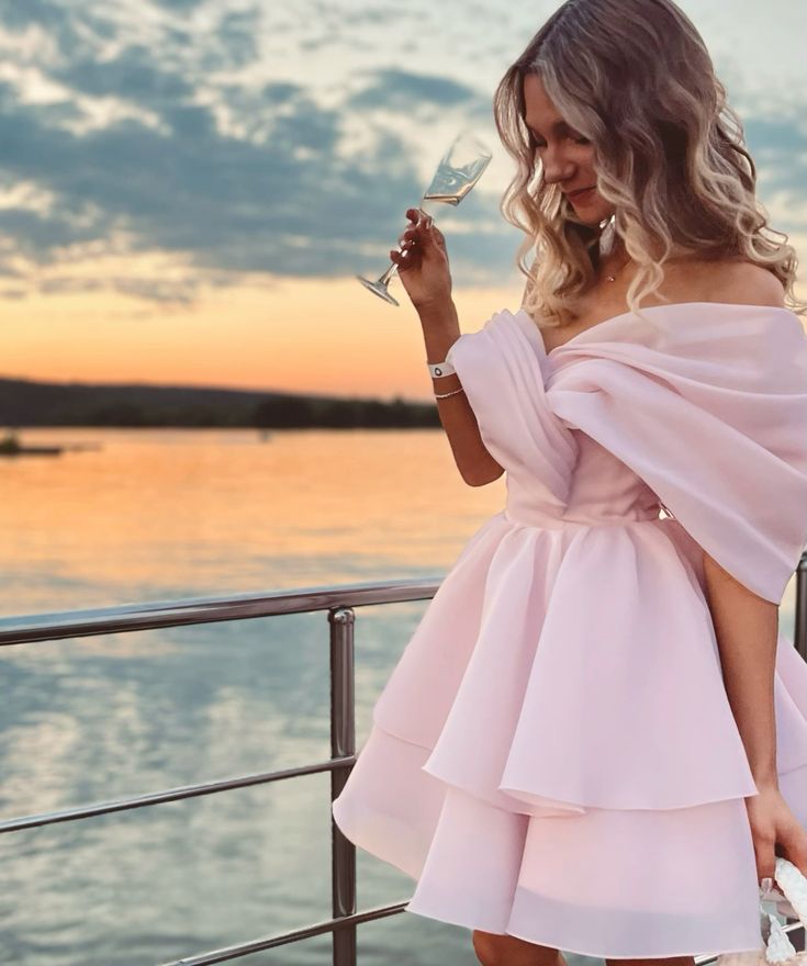 Pretty A line Off The Shoulder Short Pink Formal 8th Grade Homecoming Dress Summer Middle School Hoco Dresses Birthday Outfits W1112