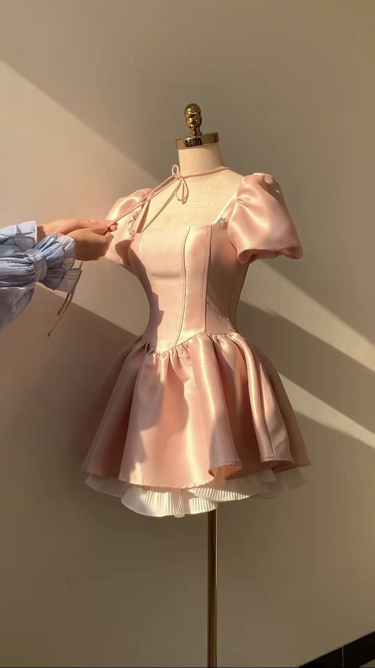 Pretty A line Square Neck Satin Dress Formal 8th Grade Short Mini Pink Homecoming Dress Summer Middle School Hoco Dresses Birthday Outfits W1183