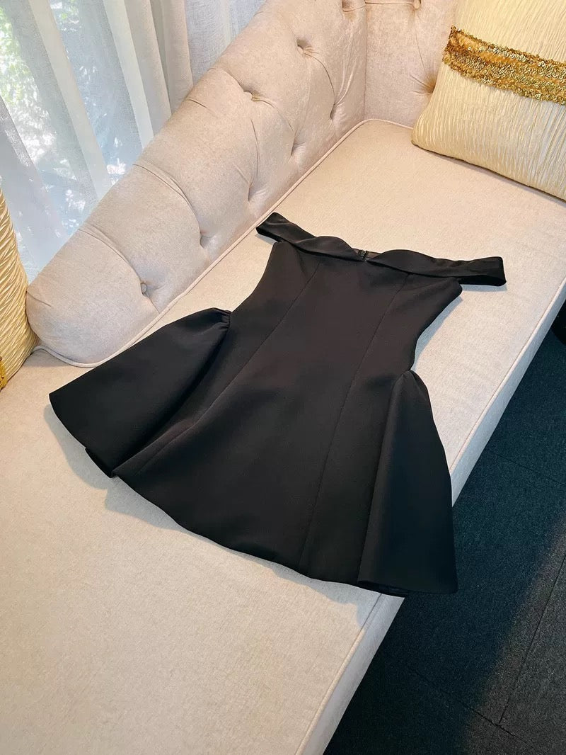 Trendy A line Off The Shoulder Satin Red Formal Short 8th Grade Homecoming Dress Summer Middle School Hoco Dresses Birthday Outfits W934