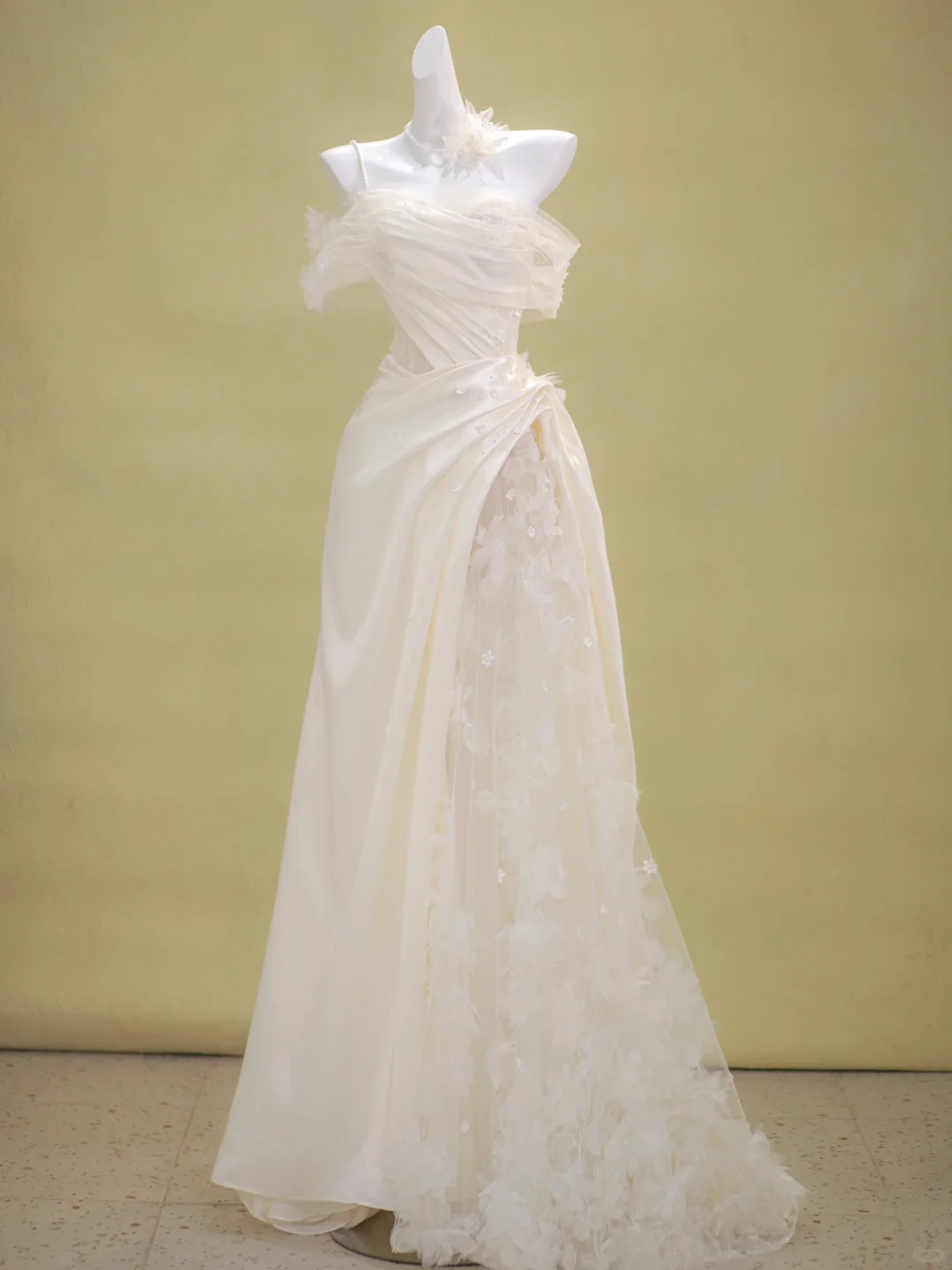 Romantic Bridal Gown Mermaid One Shoulder Ivory Tulle Wedding Dresses Minimalist Bridal Gowns WD003