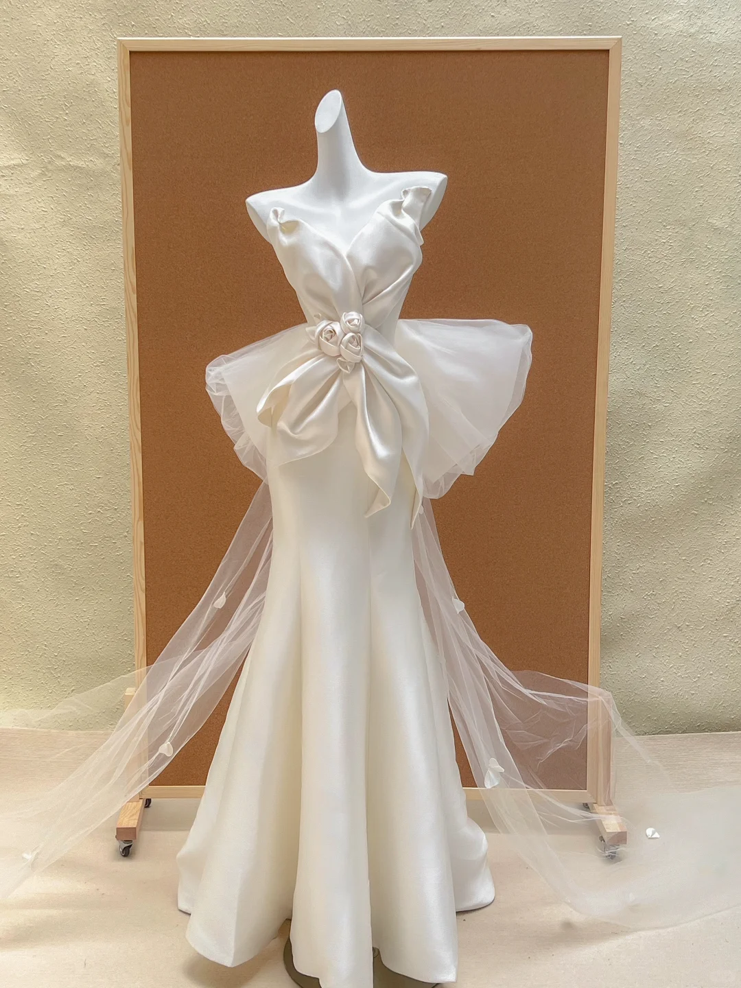 Pretty Wedding Dress Mermaid Sweetheart Ivory Long Satin Wedding Dresses Bridal Gowns WD011