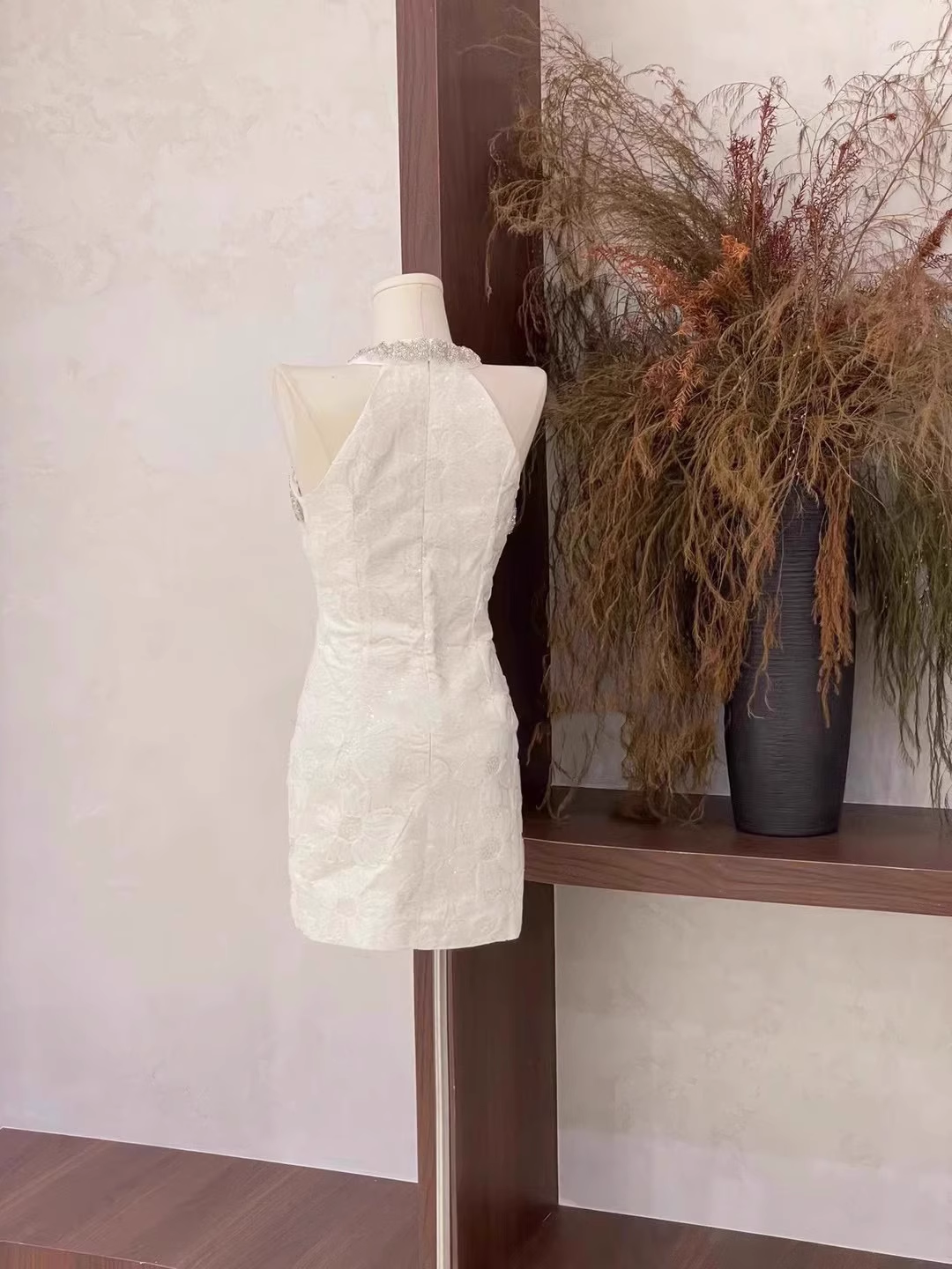 Classy White Three-Dimensional Flower Round Neck Sleeveless Halter Short Party Dress Birthday Outfits S244