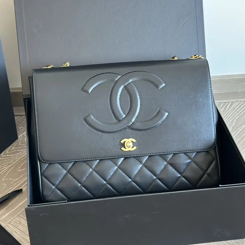 CHANEL Classic Flap Maxi 1992 shoulder bag