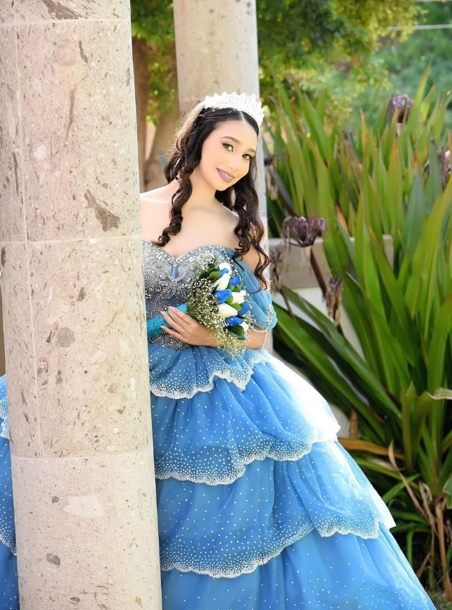 Blue Ball Gown Quinceanera Dresses Off the Shoulder Beaded Layered Tulle Sweet 16 Dress Party Gowns SH3553