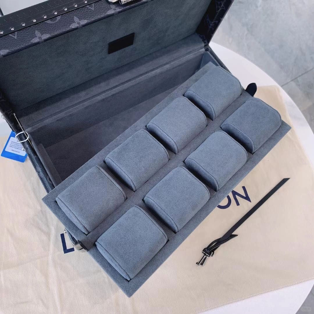 Louis Vuitton M10262 Coffret 8 Montres