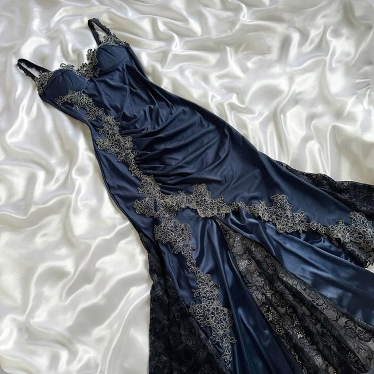 Blue gorgeous exquisite applique lace spaghetti straps long satin prom dress evening dress party dress gh3335