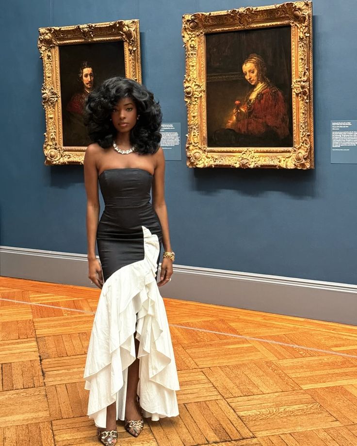 Sexy Black White Mermaid Strapless Satin Prom Dress Evening Dress Formal Dress with Slit SH3837