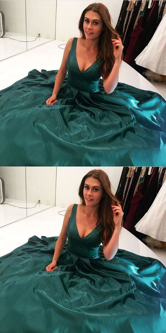 Princess Green V-Neck Long Satin Prom Dress with Pockets cg11385