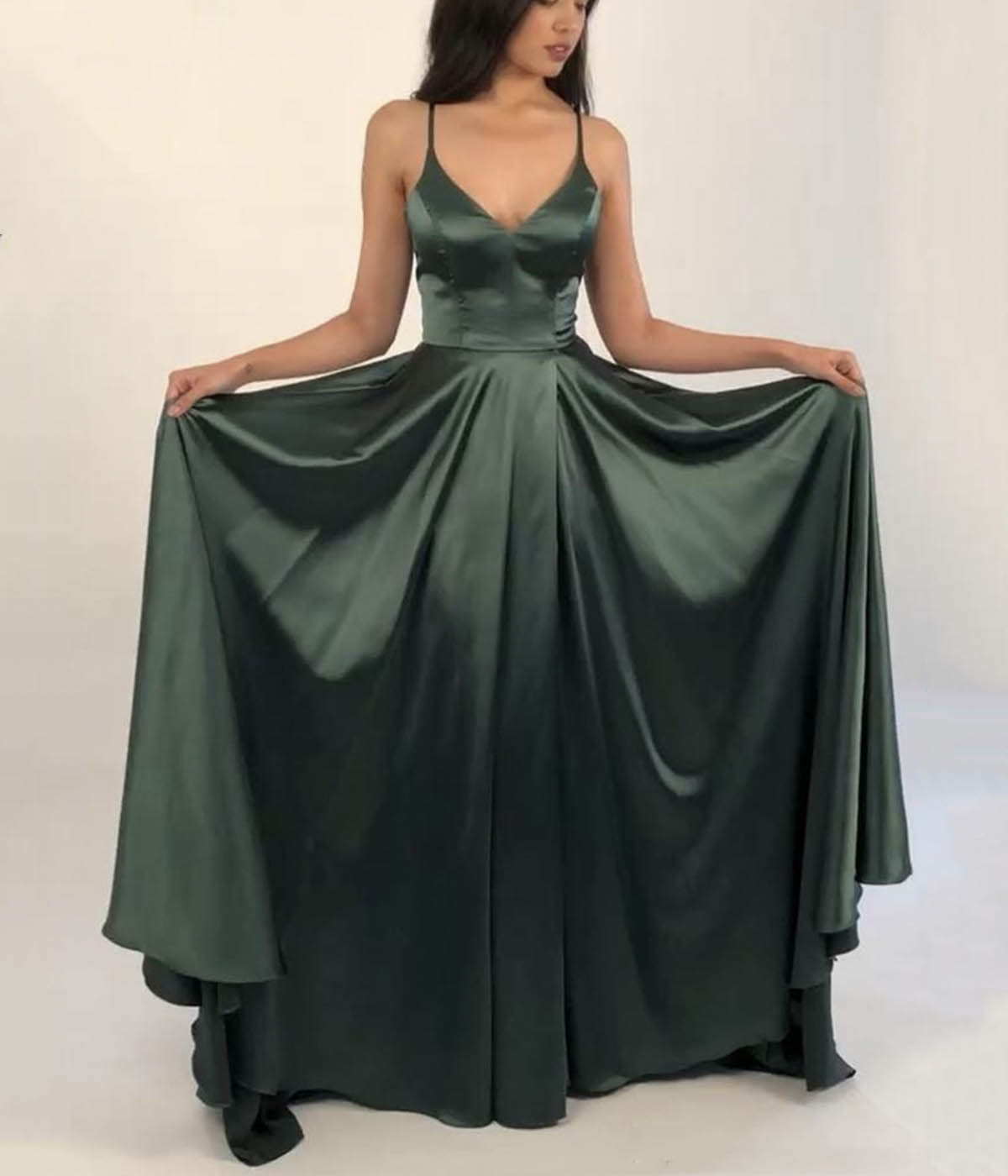 GREEN SPAGHETTI STRAPS V NECK SATIN EVENING PROM DRESSES cg16393