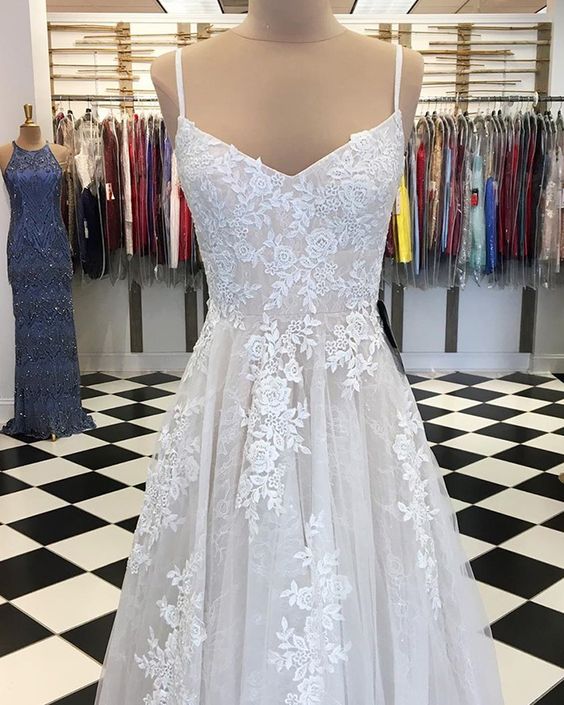 Spaghetti Straps White Appliqued Tulle Pleated Prom Dress cg17652