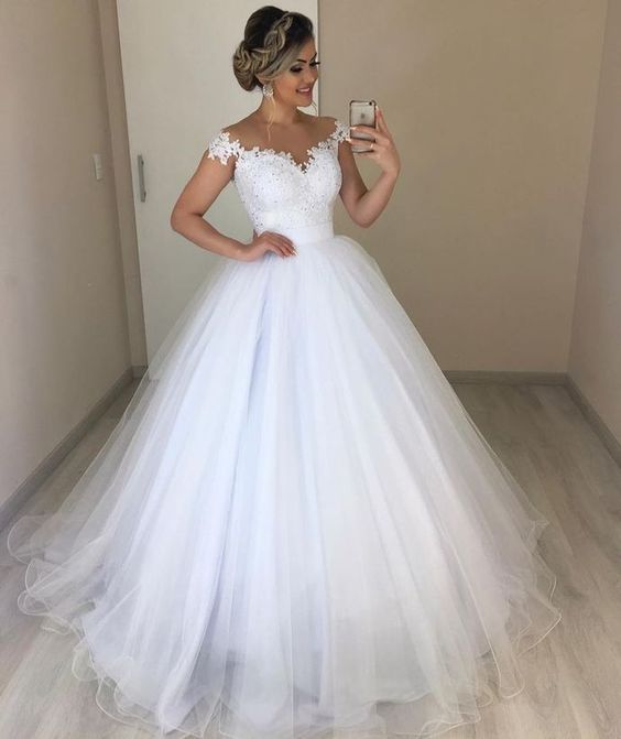 Off the Shoulder White Tulle Ball Gown Wedding Dress with Appliques Prom Dress cg16080