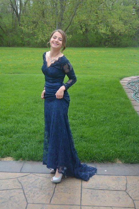 Navy Blue V-Neck Mermaid Applique Lace Prom Dress cg19251