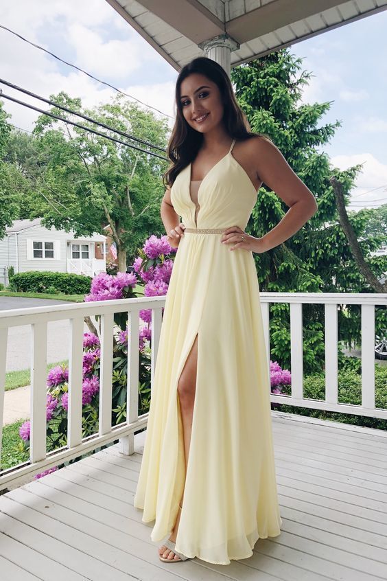 Halter Neckline Yellow Chiffon Prom Dresses cg19781