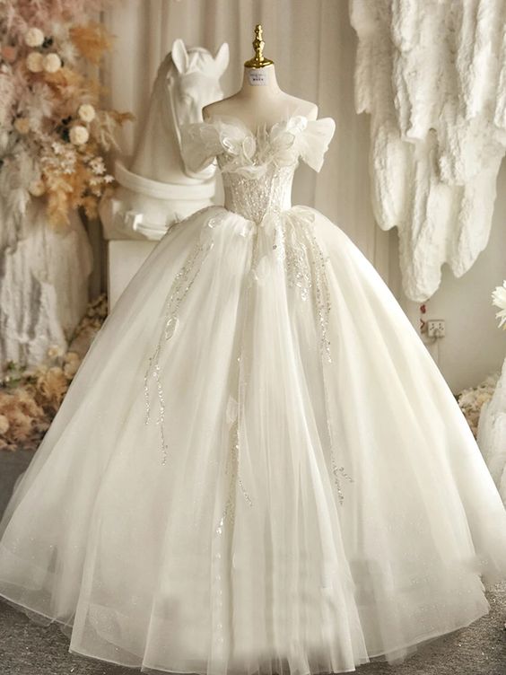 Sweetheart Ball Gown Wedding Dresses 2021 Appliques Flowers Vintage Lace Bride Gowns Prom Dress cg21142