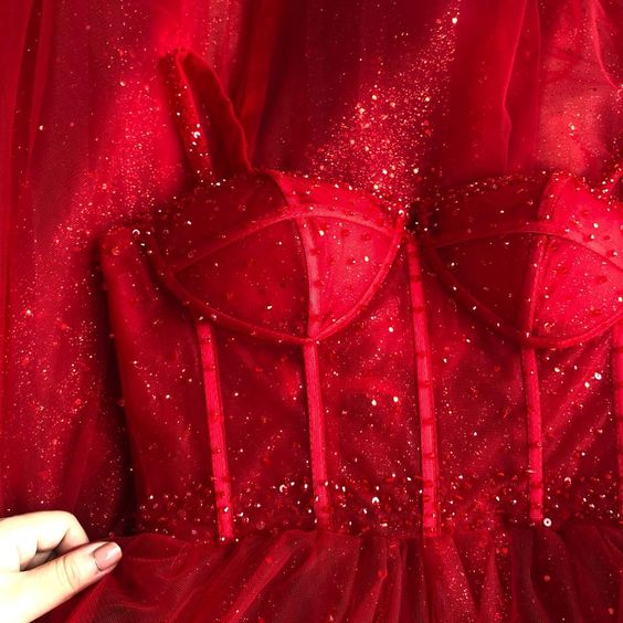 Stunning Red A-line Tulle Long Prom Dress with Straps cg21926