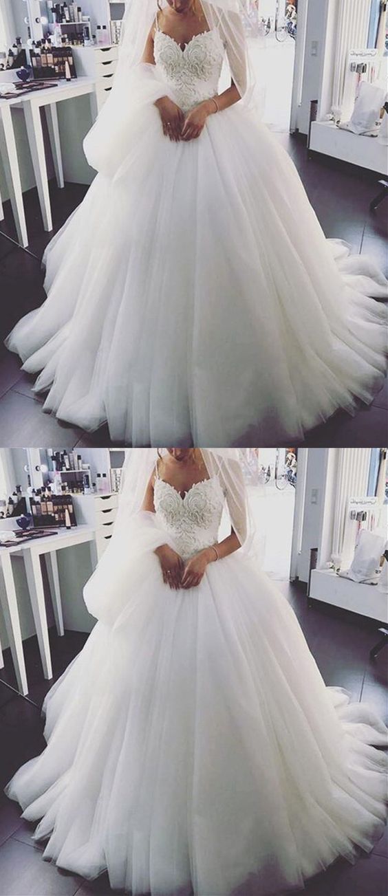 Elegant Lace Embroidery Wedding Dress V Neck Ball Gown prom dress, evening dress cg22101