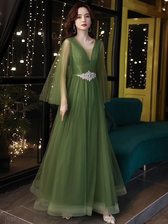 Green evening dress, new style, elegant puffy temperament prom dress,custom made cg23160
