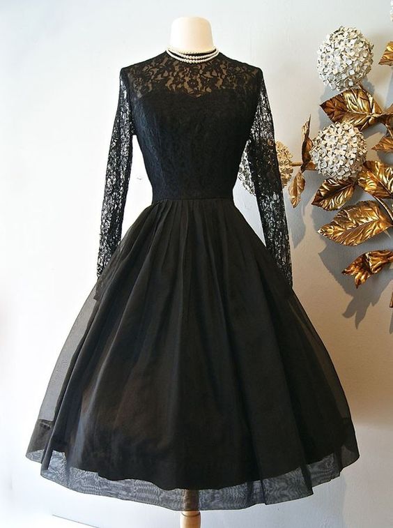 Vintage Style A-Line Knee-Length Long Sleeves Black Homecoming Dress With Lace cg23633