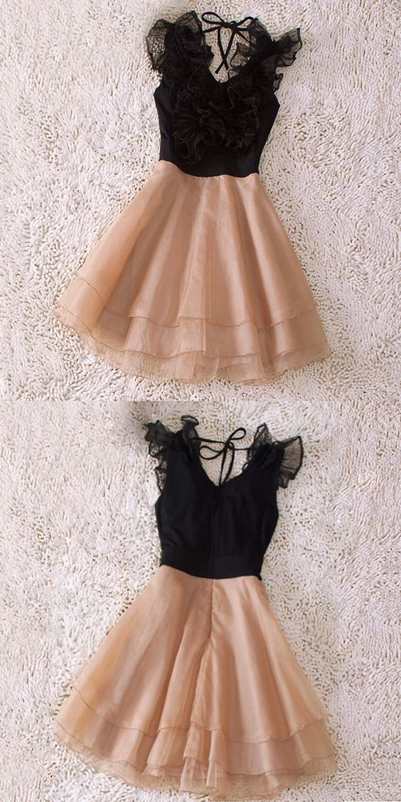 A-Line V-Neck Short Champagne Chiffon Homecoming Dress with Flowers Tiered cg330