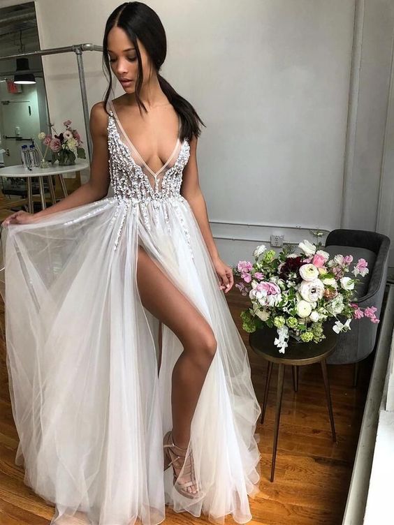 A Line V Neck Backless Beaded Tulle Prom Dresses cg6220