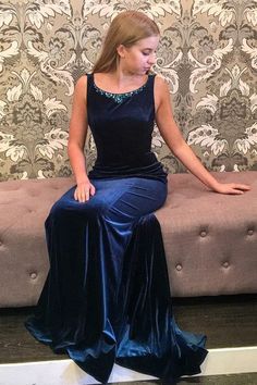 Mermaid Round Neck Sweep Train Navy Blue Velvet Prom Dress with Beading cg6619
